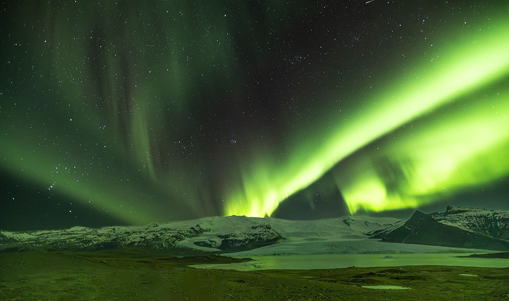 Iceland, Aurora Borealis near Fjallsarlon